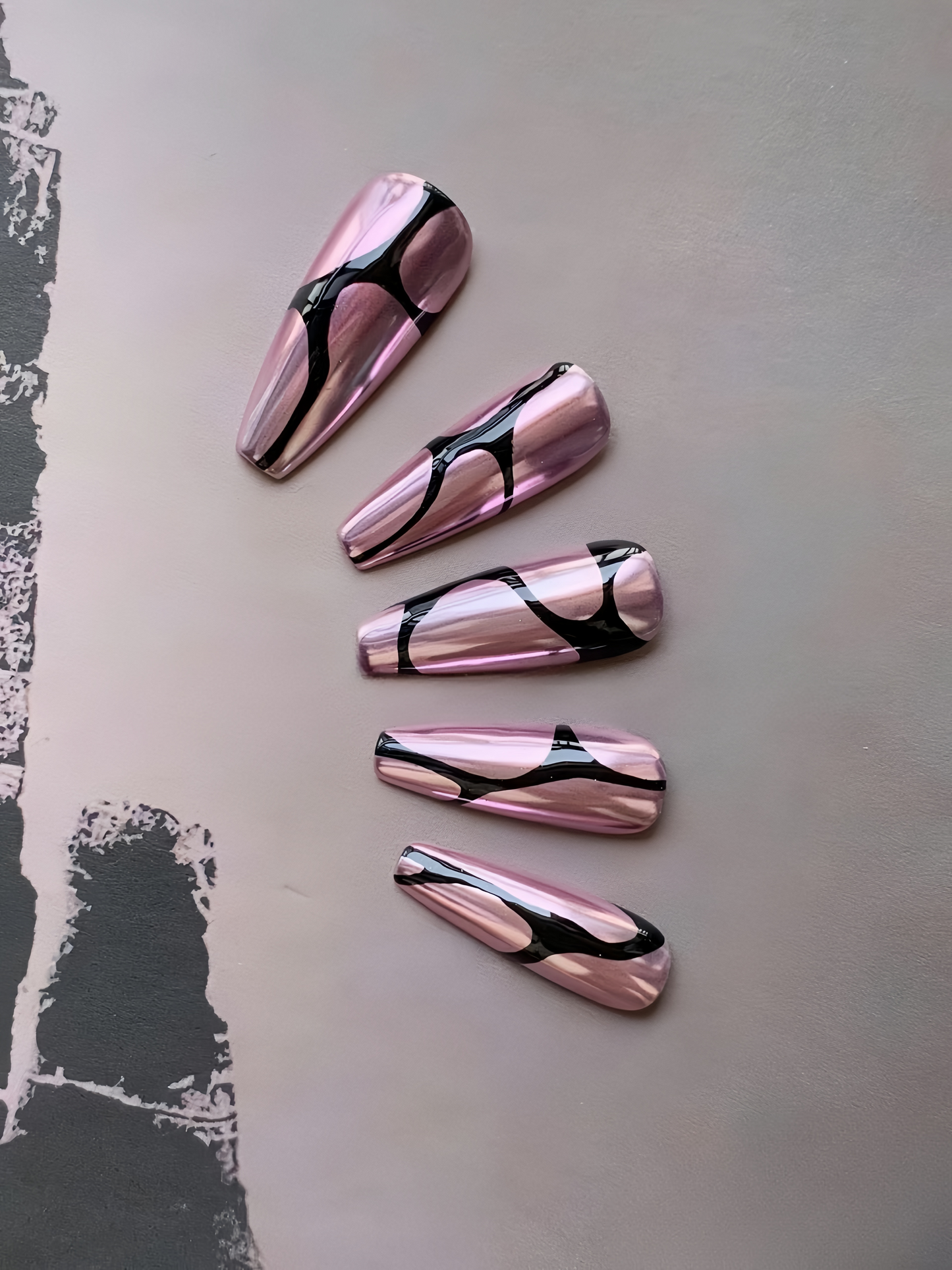 10pcs Party Queen Style Black and Pink Sweet  And Cool Design Fake Nails，Coffin Shape. For Nail Art.UEA nails